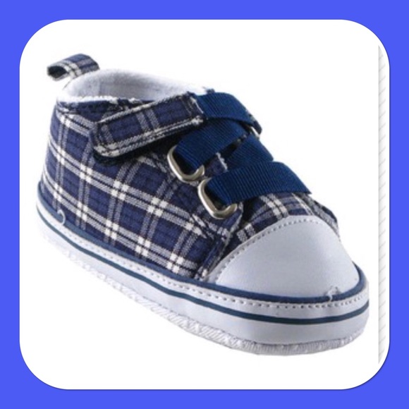 🐳New🐳Plaid Navy Blue Sneakers🐳 - Picture 1 of 3